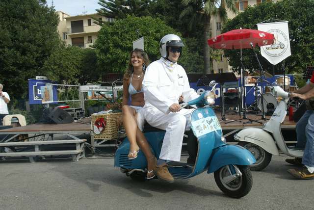 VESPAS ET BIKINIS095.JPG